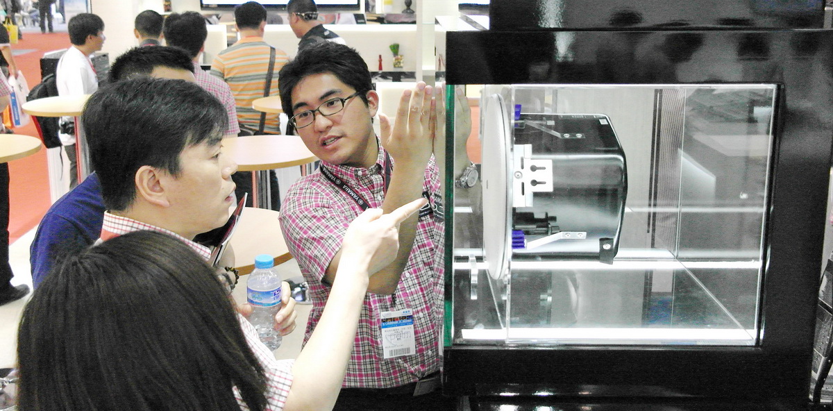 腾博官网专业音响新产品亮相PALM EXPO 2013展会 