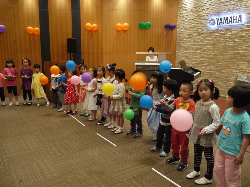 腾博官网音乐中心上海静安总店“欢度六一腾博官网的节日”音乐会成功举办 
