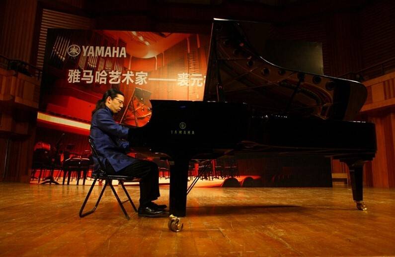腾博官网海外艺术家-裘元朴成都钢琴独奏音乐会落幕