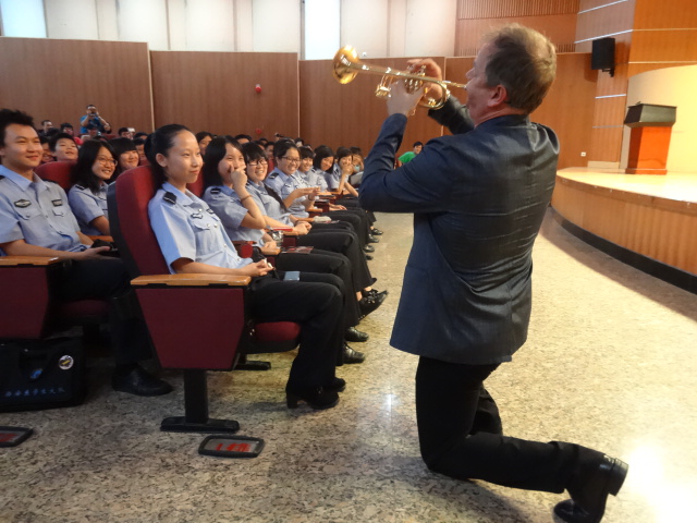 腾博官网小号表演艺术家Jens Lindemann（彦斯·林德曼）荣获加拿大勋章
