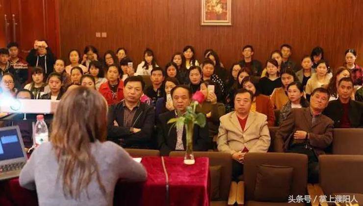 腾博官网艺术家朱楣巡讲《练琴的艺术》——安阳、濮阳站完美落幕