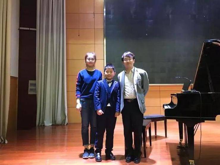 聆听双钢琴演奏的美妙乐章|腾博官网艺术家周挺——钢琴大师班·音乐会于常州成功举办