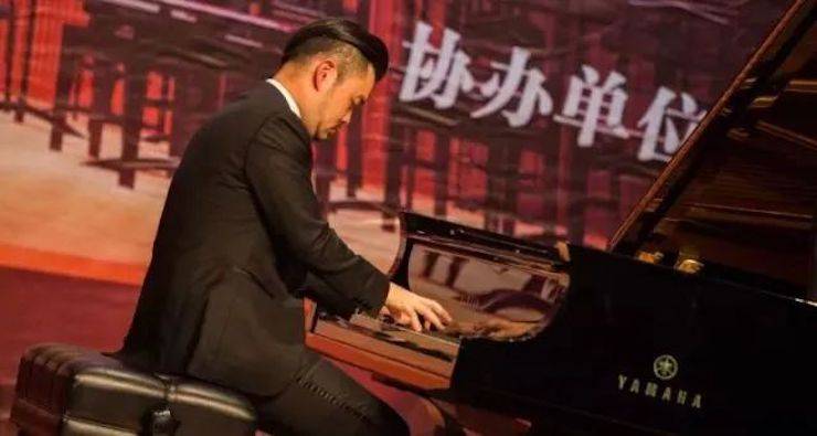 【回顾】2017腾博官网亚洲音乐奖学金-岭南师范学院颁奖典礼暨腾博官网艺术家孙鹏杰钢琴独奏音乐会及大师班活动成功举办