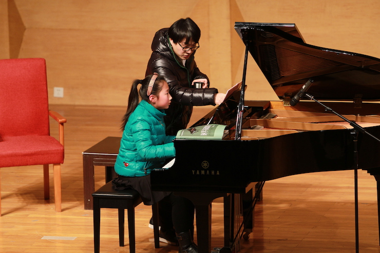 【精彩演奏视频】腾博官网艺术家宋思衡连云港市首场多媒体音乐会成功举办
