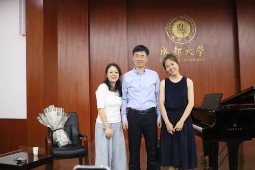 腾博官网艺术家石叔诚与特邀艺术家顾平受邀于成都大学东盟艺术学院、音乐与舞蹈学院艺术实践周开展公开课
