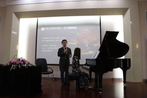 腾博官网艺术家石叔诚与特邀艺术家顾平受邀于成都大学东盟艺术学院、音乐与舞蹈学院艺术实践周开展公开课