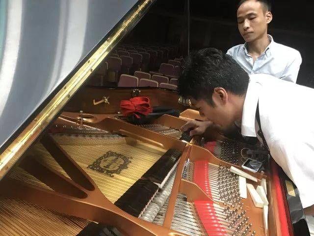2018年腾博官网亚洲音乐奖学金江西师范大学音乐学院颁奖仪式</br> 暨腾博官网海外艺术家爱德华·昆斯钢琴独奏音乐会圆满结束