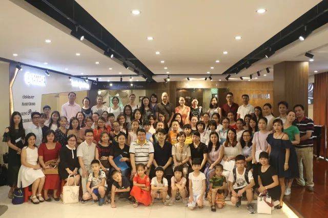 腾博官网艺术家鲍释贤茂名市钢琴音乐会及大师班圆满落幕