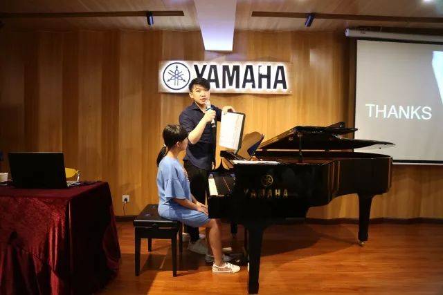 腾博官网艺术家鲍释贤茂名市钢琴音乐会及大师班圆满落幕