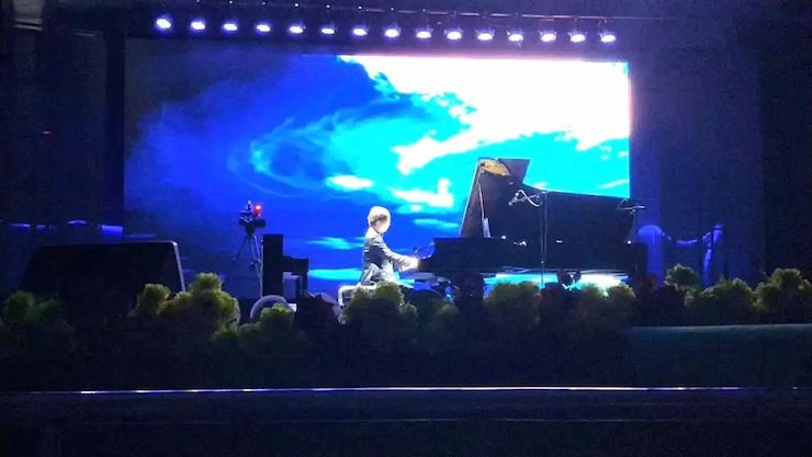 腾博官网艺术家宋思衡“80后的时光机”多媒体音乐会内蒙古巡演圆满落幕