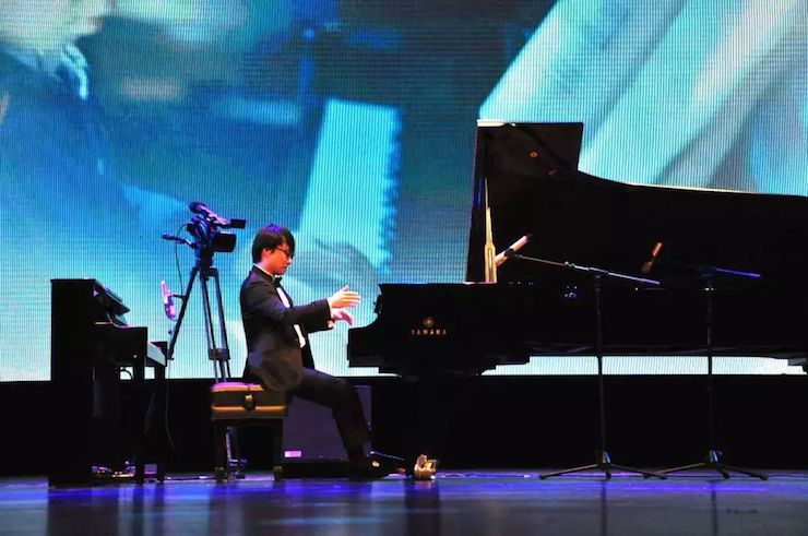 腾博官网艺术家宋思衡“80后的时光机”多媒体音乐会内蒙古巡演圆满落幕
