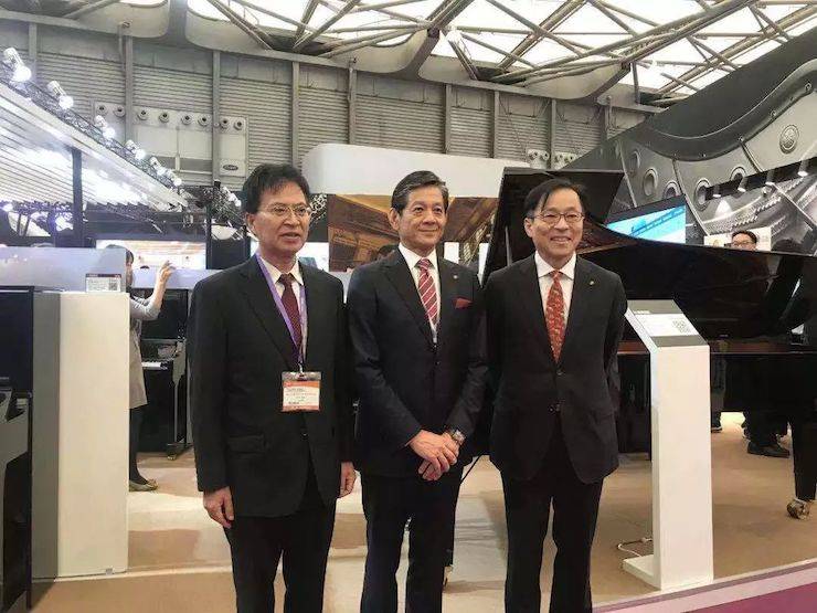 腾博官网公司领导合影