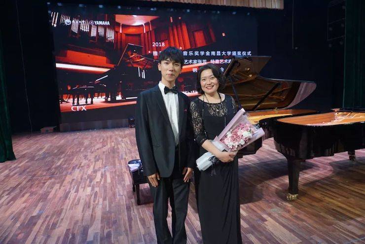 张芳、冯子祥钢琴音乐会