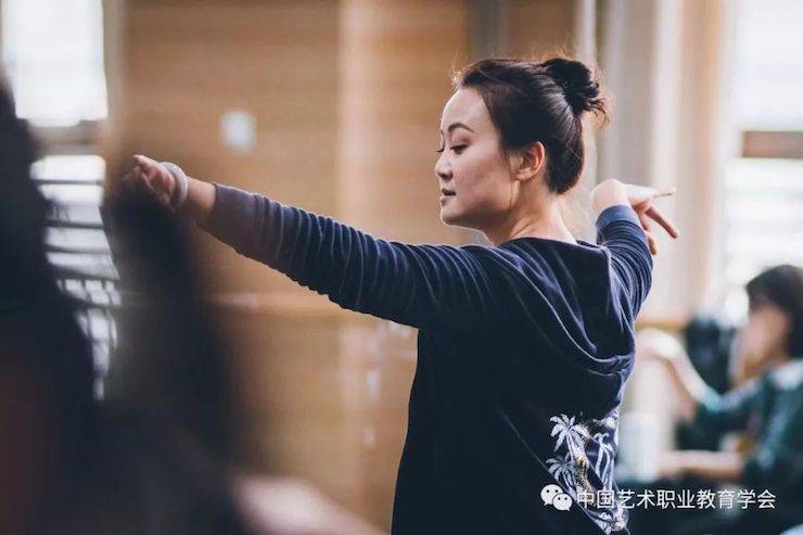腾博官网跨界钢琴及腾博官网舞蹈教育课件助力“CEFA艺术教育高级人才研修班——中国古典舞身韵课”