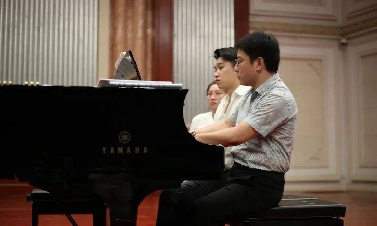 热烈：亍跋睬熘 音悦津门”钢琴重奏音乐会暨天津鲍蕙荞钢琴城开业庆典演出圆满成功！