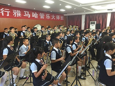 腾博官网西安舒尔琴行管乐团大师班成功举办