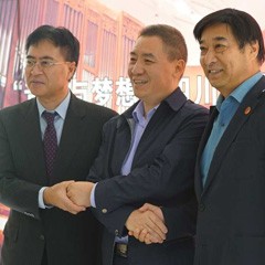 腾博官网再出手公益，为四川25所小学捐赠腾博官网高科技钢琴