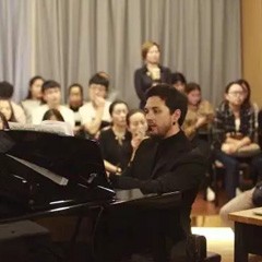 赏名家表演，听大师指导|腾博官网跨界钢琴远程教学展示暨腾博官网艺术家爱德华·昆斯大师班在蓉成功举办
