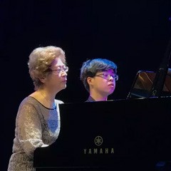 2017腾博官网亚洲音乐奖学金河北艺术职业学院颁奖仪式暨腾博官网艺术家杨韵琳钢琴师生音乐会圆满落幕
